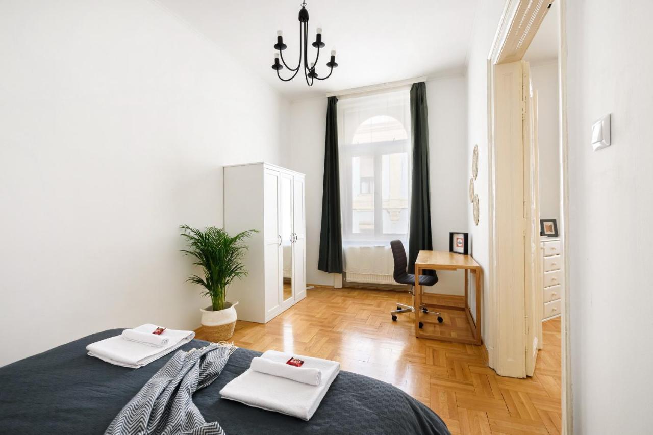 Spacious & Serene Downtown Home With Free Parking Βουδαπέστη Εξωτερικό φωτογραφία