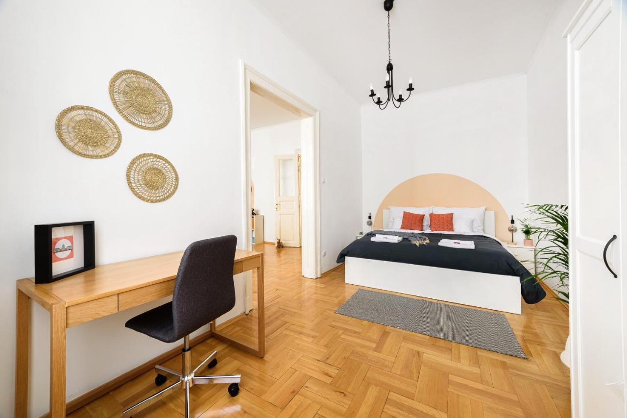 Spacious & Serene Downtown Home With Free Parking Βουδαπέστη Εξωτερικό φωτογραφία