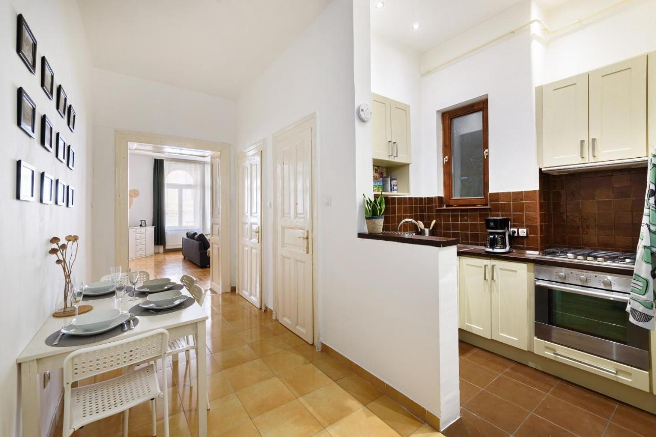 Spacious & Serene Downtown Home With Free Parking Βουδαπέστη Εξωτερικό φωτογραφία